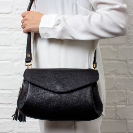 The Golden Boot Golden Boot Alba Shoulder Bag – Black Leather – Personalised Gifts for Her - Crep Direct UK The Golden Boot Golden Boot Alba Shoulder Bag – Black Leather – Personalised Gifts for Her - Crep Direct UK