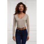 Holland Cooper Long Sleeve Vee Neck Tee – Oatmeal – Ladies Clothing - Crep Direct UK Holland Cooper Long Sleeve Vee Neck Tee – Oatmeal – Ladies Clothing - Crep Direct UK