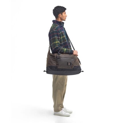 Barbour Field Waxed Holdall UBA0715 – Olive / Black – Mens Wallets, Bags and Accessories - Crep Direct UK