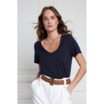 Holland Cooper Relax Fit V- Neck Tee – Navy – Ladies Clothing - Crep Direct UK Holland Cooper Relax Fit V- Neck Tee – Navy – Ladies Clothing - Crep Direct UK
